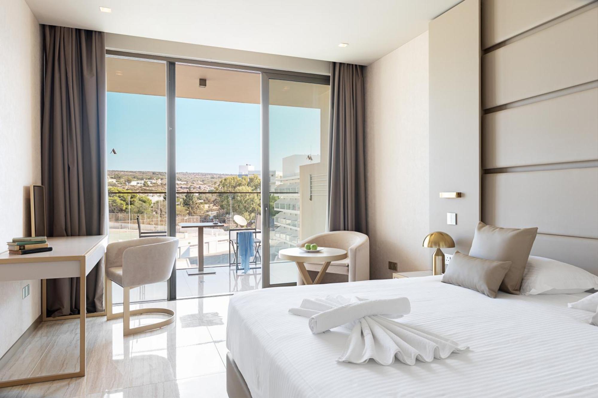 Amarande (Adults Only) Hotel Ayia Napa Bagian luar foto Deluxe Room