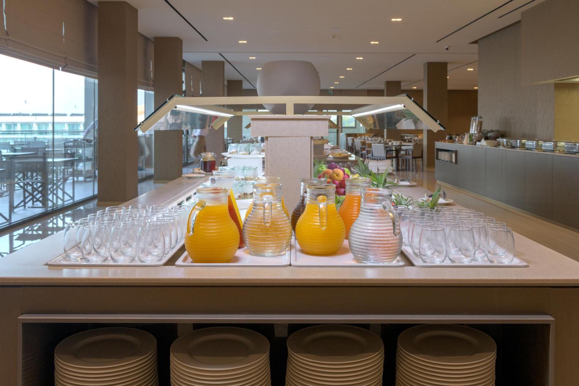 Amarande (Adults Only) Hotel Ayia Napa Bagian luar foto A buffet at an airport lounge